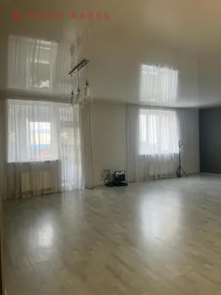 Продажа 3-комнатной квартиры 132 м², 4/4 этаж