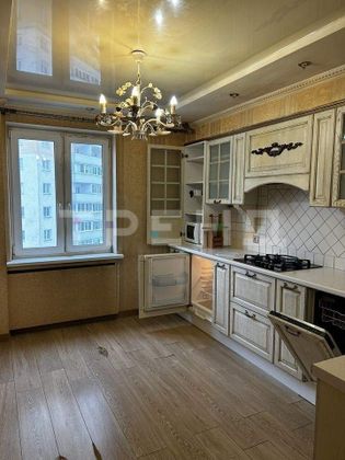 Продажа 2-комнатной квартиры 60,6 м², 10/10 этаж