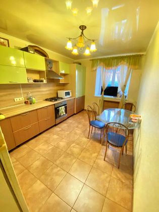 Аренда 3-комнатной квартиры 90 м², 7/10 этаж