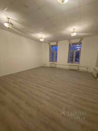 Продажа 3-комнатной квартиры 120 м², 2/4 этаж