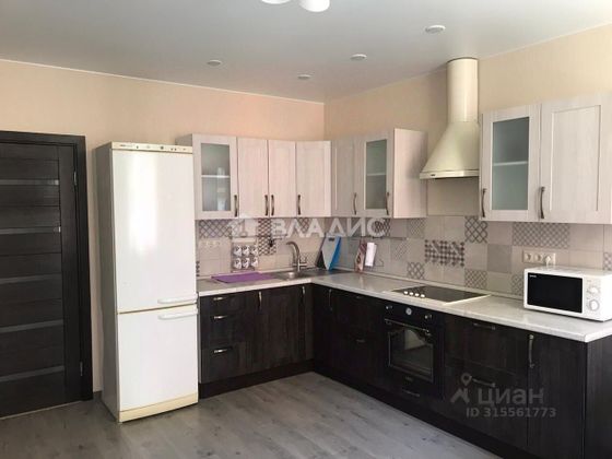 Продажа 2-комнатной квартиры 61 м², 2/4 этаж