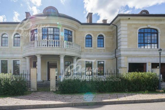 Продажа дома, 976 м², с участком 30,3 сотки