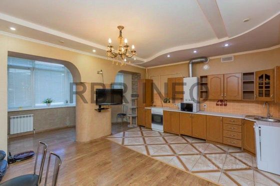 Продажа 3-комнатной квартиры 132 м², 2/6 этаж