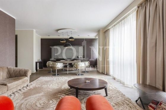 Продажа 3-комнатной квартиры 126 м², 2/6 этаж