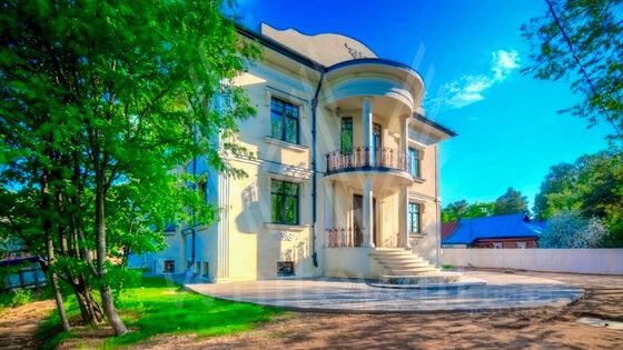 Аренда дома, 960 м², с участком 16 соток