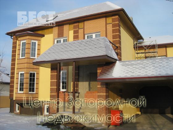 Продажа дома, 650 м², с участком 15 соток