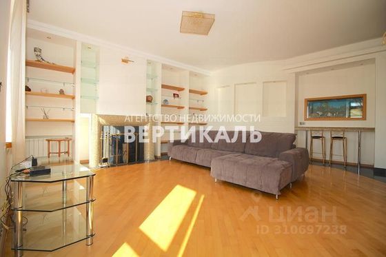 Продажа 3-комнатной квартиры 135 м², 5/5 этаж