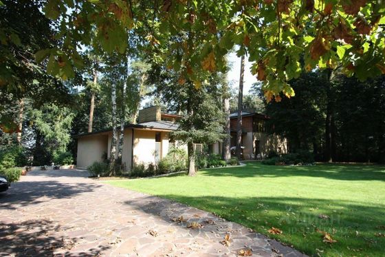 Продажа дома, 850 м², с участком 117 соток