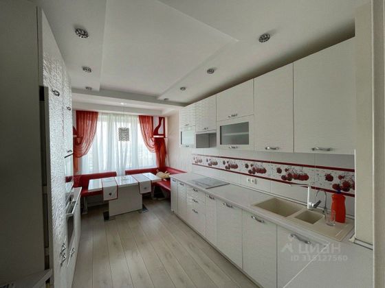 Продажа 3-комнатной квартиры 87 м², 13/15 этаж