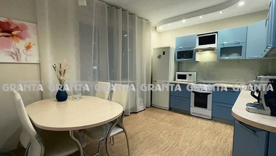 Продажа 3-комнатной квартиры 106 м², 2/10 этаж