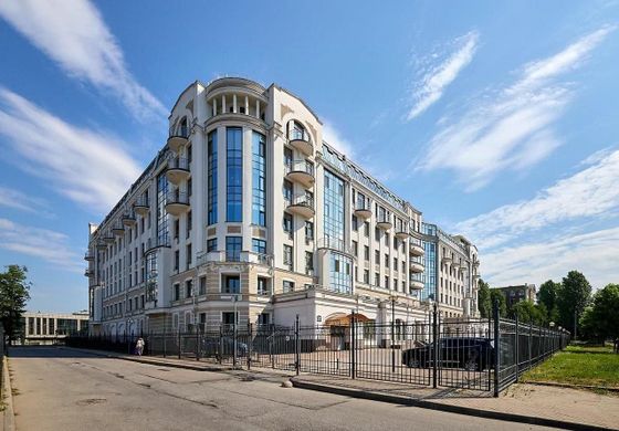 Продажа 3-комнатной квартиры 121,7 м², 4/8 этаж