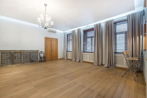 Продажа многокомнатной квартиры 221,8 м², 4/5 этаж