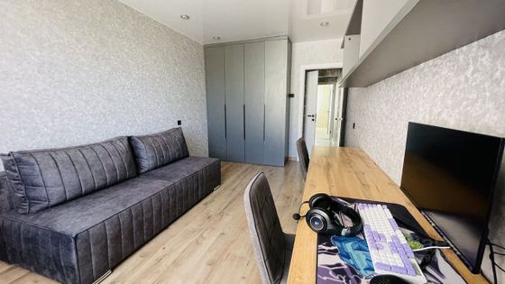 Продажа 3-комнатной квартиры 82 м², 8/15 этаж