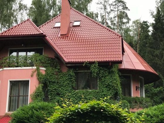 Продажа дома, 560 м², с участком 36 соток