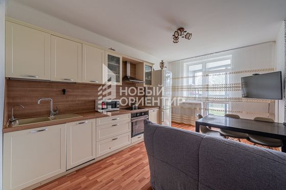 Продажа 3-комнатной квартиры 90 м², 4/27 этаж