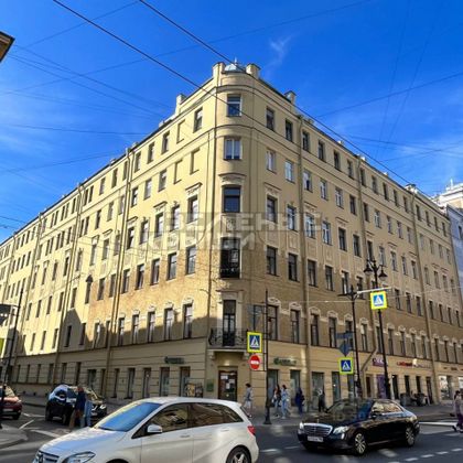 Продажа многокомнатной квартиры 137 м², 2/5 этаж