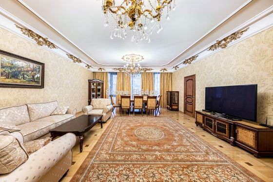 Аренда 4-комнатной квартиры 190 м², 8/10 этаж