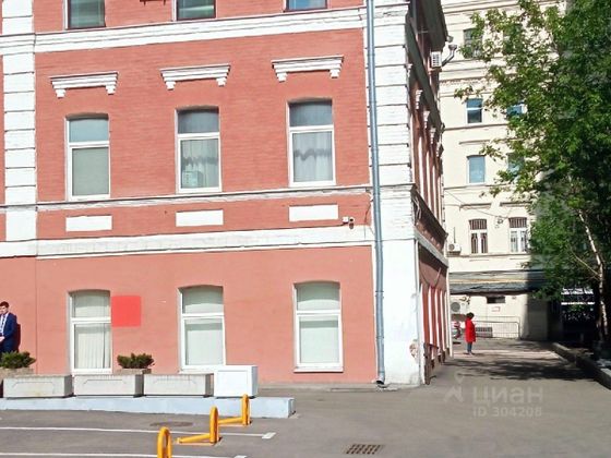 Продажа 4-комнатной квартиры 100 м², 2/3 этаж