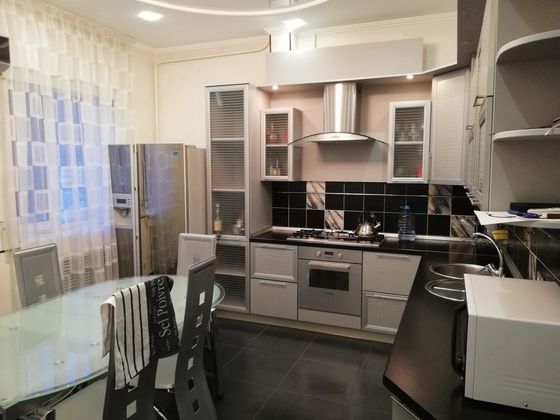 Продажа 3-комнатной квартиры 88 м², 1/9 этаж