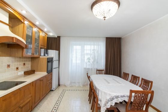 Продажа 4-комнатной квартиры 121,7 м², 2/5 этаж