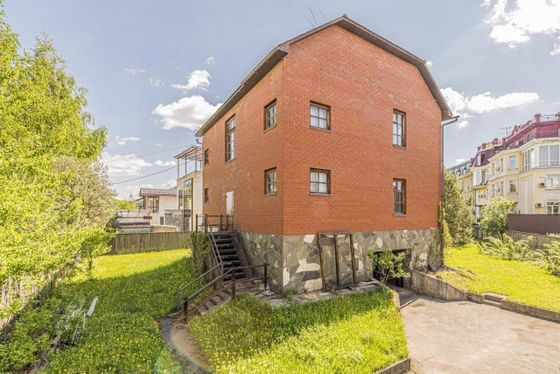 Аренда дома, 270 м², с участком 13,5 сотки