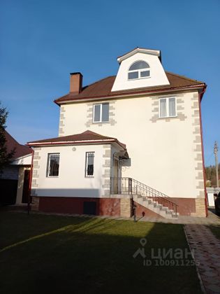 Продажа дома, 300 м², с участком 6 соток