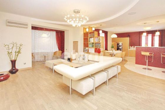 Продажа 4-комнатной квартиры 200,6 м², 4/9 этаж