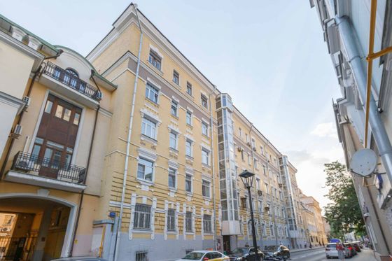 Продажа многокомнатной квартиры 130 м², 1/5 этаж