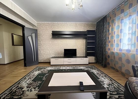 Аренда 3-комнатной квартиры 75 м², 1/19 этаж