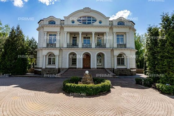 Аренда дома, 1 100 м², с участком 43 сотки