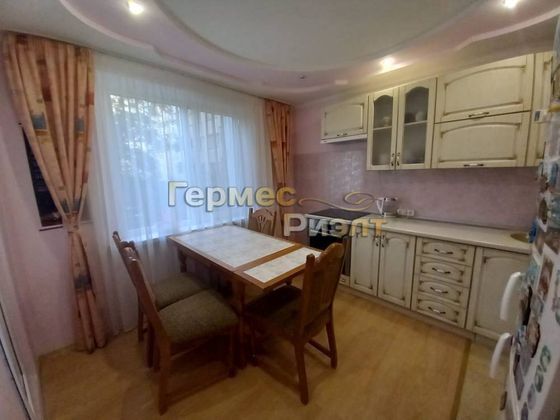 Продажа 3-комнатной квартиры 72 м², 2/9 этаж