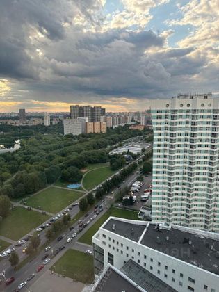 Продажа 2-комнатной квартиры 100 м², 28/28 этаж