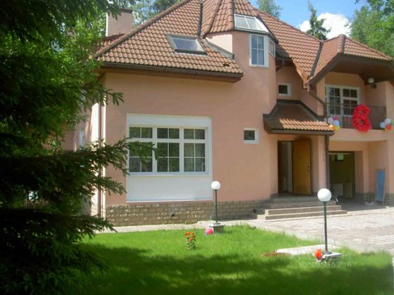 Продажа дома, 250 м², с участком 21 сотка