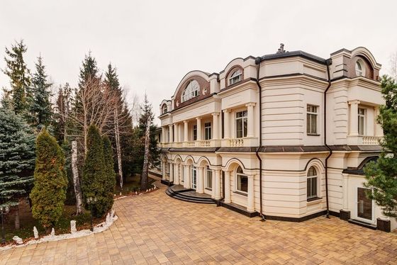 Продажа дома, 950 м², с участком 41 сотка
