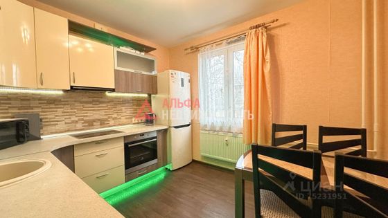 Продажа 2-комнатной квартиры 52,6 м², 1/9 этаж