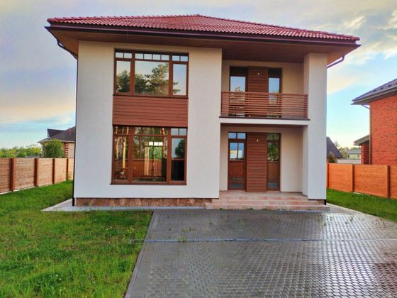 Продажа дома, 221,3 м², с участком 8 соток