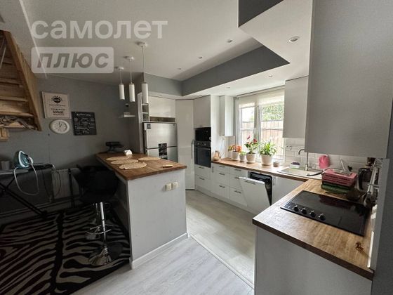 Продажа дома, 193 м², с участком 4 сотки