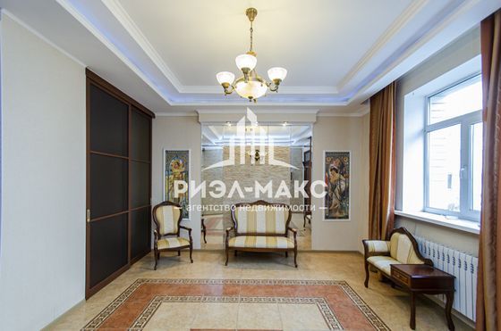 Продажа 4-комнатной квартиры 294,6 м², 1/3 этаж