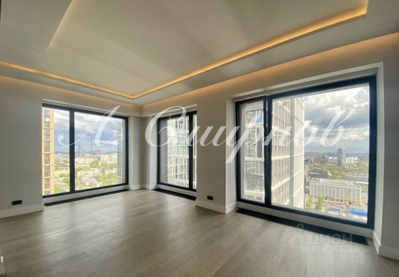 Продажа 4-комнатной квартиры 135 м², 22/41 этаж