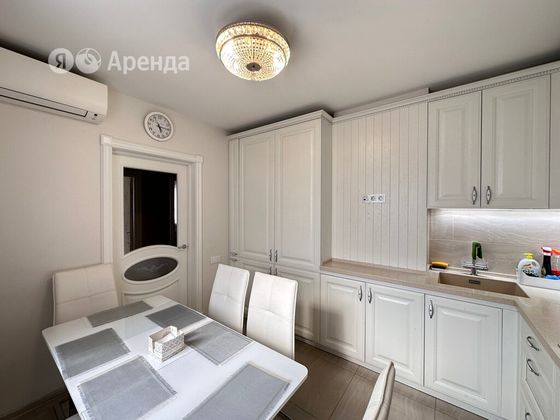 Аренда 4-комнатной квартиры 100 м², 18/22 этаж