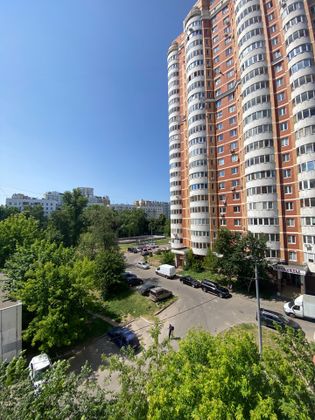 Продажа 2-комнатной квартиры 60 м², 5/17 этаж