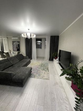 Продажа 2-комнатной квартиры 93 м², 14/17 этаж