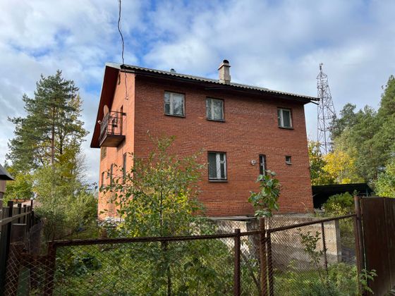 Продажа дома, 193 м², с участком 11 соток
