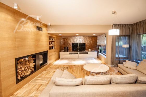 Аренда дома, 600 м², с участком 20 соток