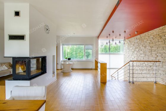 Продажа дома, 230 м², с участком 12 соток