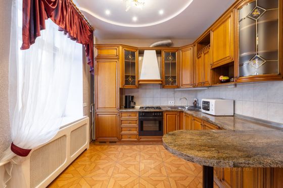 Аренда 4-комнатной квартиры 120 м², 3/7 этаж