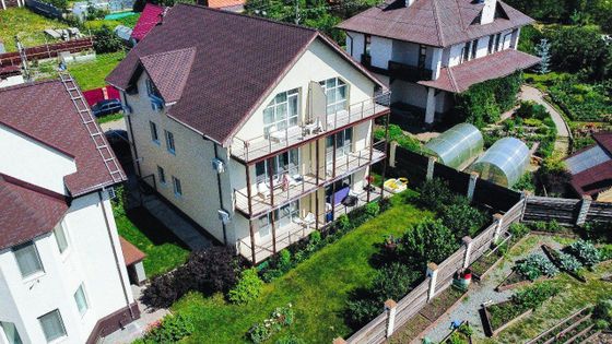 Продажа дома, 360 м², с участком 4,5 сотки