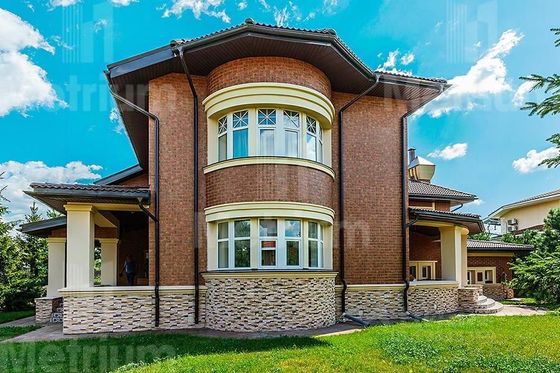 Аренда дома, 464 м², с участком 15 соток