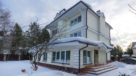 Продажа дома, 442 м², с участком 10 соток