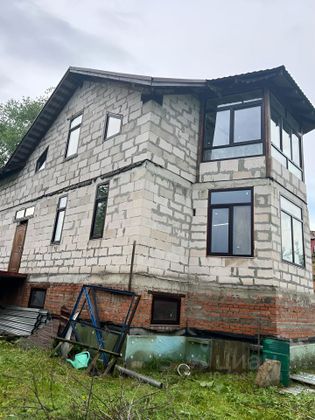 Продажа дома, 300 м², с участком 6,8 сотки